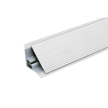 Плинтус алюминиевый рифленый, цвет серебро