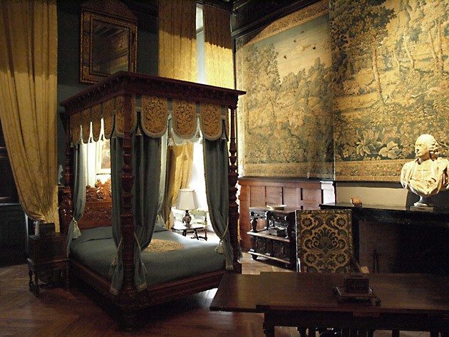 Спальня средневековья